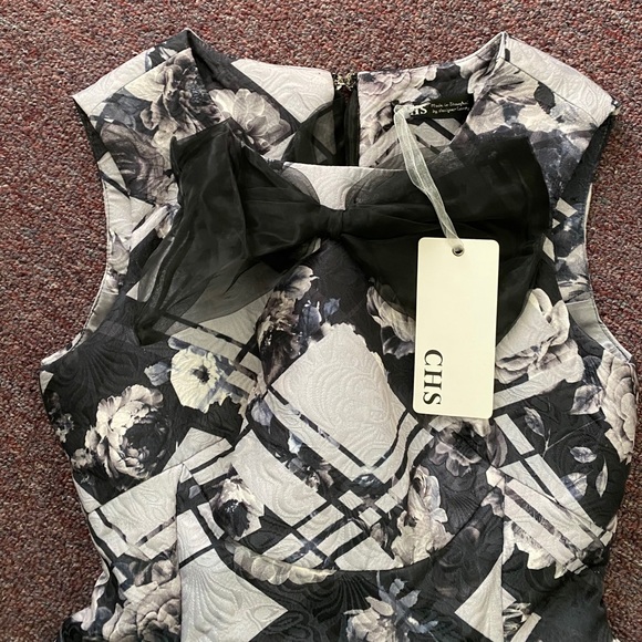 Dress - Picture 3 of 7